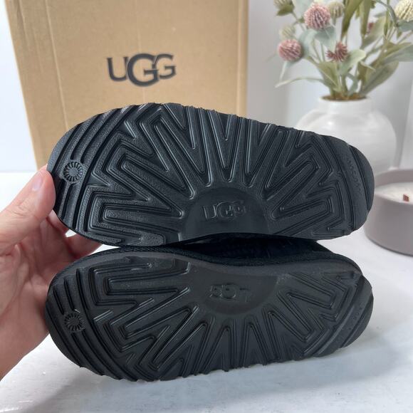 UGG Classic Cardi Cable Knit Boots Foldable Side Zip Black Kids 12 NWB - Picture 14 of 16